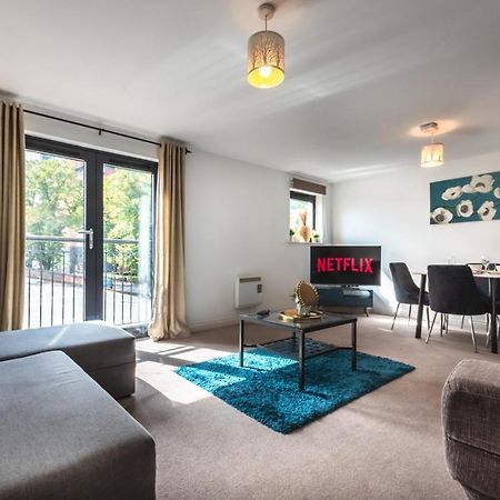 Best Price! Large Spacious 2 Bed Apartment - King Size Or Single Beds, Sofabeds, Smart Tvs, Free Parking سوثامبتون المظهر الخارجي الصورة